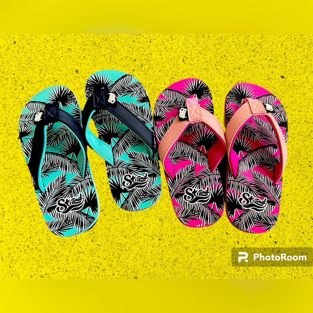 Kid size 12 flip flops, Brand is Strand!